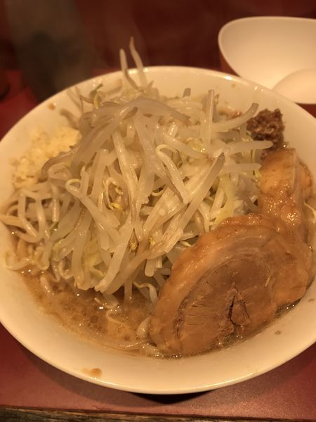 「小ラーメン、麺少なめ、ニンニク、ヤサイ」@ラーメン二郎 荻窪店の写真