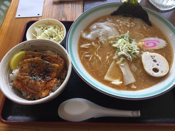 「ラーメンミニ豚丼セット」@自然派ラーメン めん吉 木野店の写真
