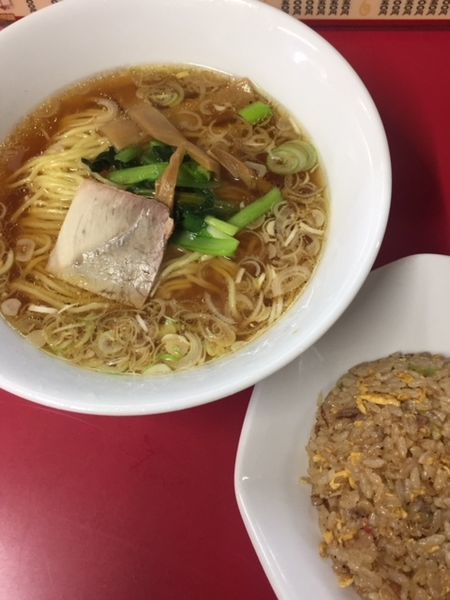 「ラーメン＋半チャーハンセット　700円」@尚ちゃんラーメンの写真