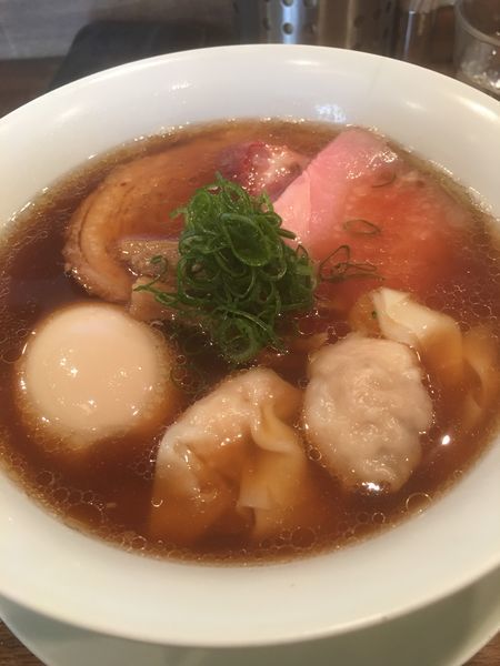 「特製 醤油らーめん」@創作麺工房 鳴龍の写真