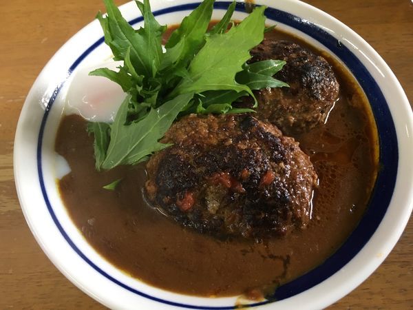 「限定 弥生 100%和牛ハンバーグを乗せてカレーぶっかけB」@MENYA 食い味の道有楽の写真