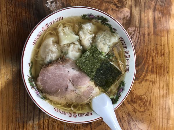 「正油ラーメン+雲呑」@伊達屋の写真