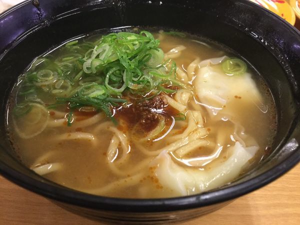 「濃厚えび味噌ワンタンメン356円」@スシロー 大宮店の写真