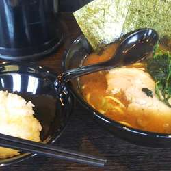 らーめん（固め・濃め）+小ライス