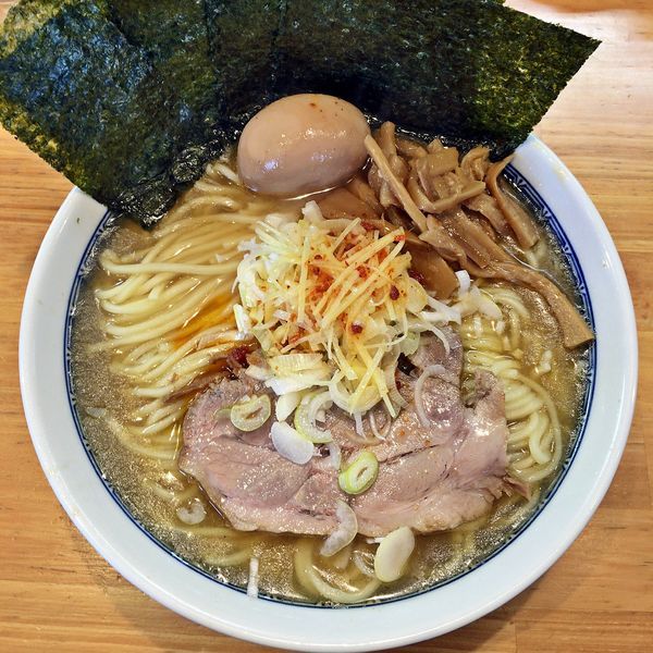 「味玉塩ラーメン（中）＋海苔￥１０００」@自家製中華そば としおかの写真