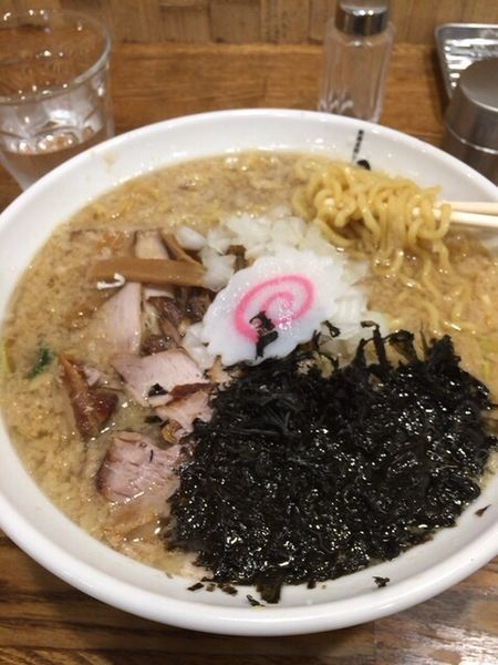 「背脂醤油らーめん（大盛）880円」@新潟長岡らーめん みずさわ 東川口店の写真