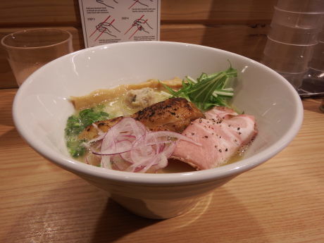 「鶏白湯そば」@麺場 二寅 秋津本店の写真