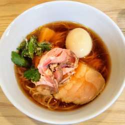 特製醤油らーめん