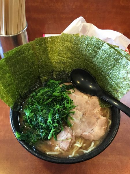 「チャーシュー麺中  海苔  ほうれん草」@麺処 いどばた家の写真