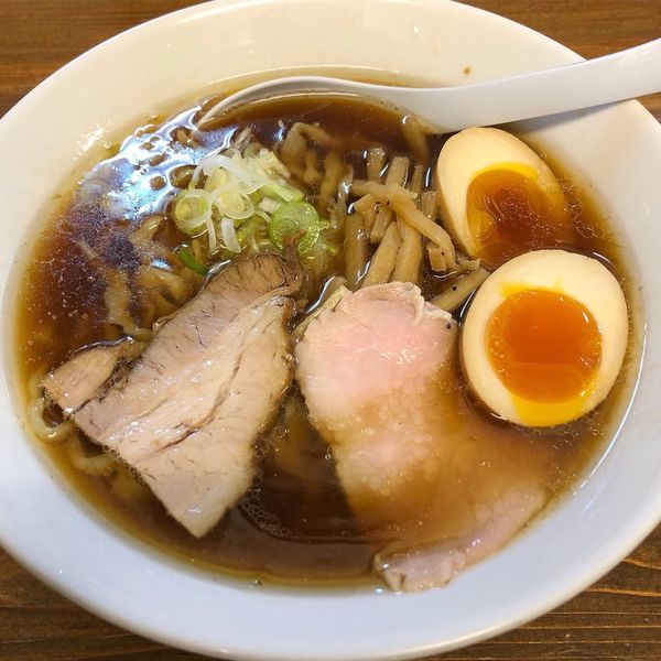 「味玉醤油ラーメン」@くじら食堂の写真