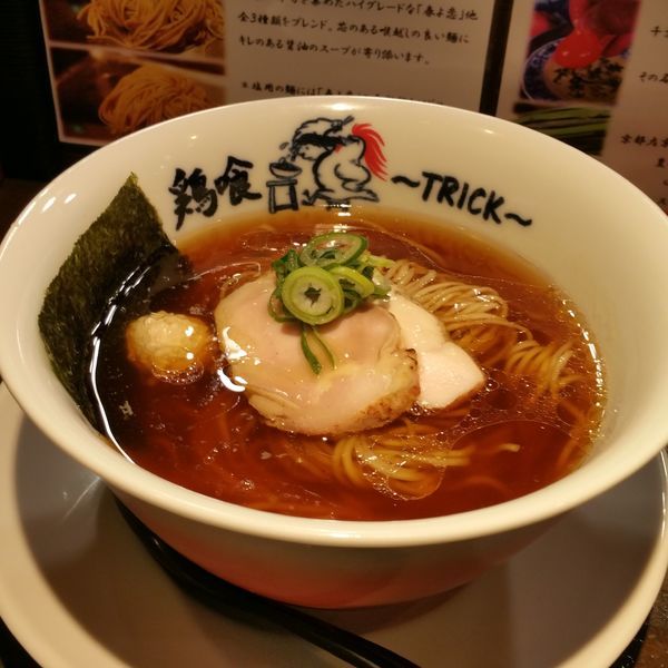 「鶏の醤油らーめん」@鶏喰～TRICK～の写真