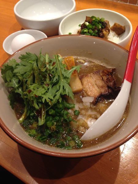 「煮干しソバ スキヤキ、ミニチャーシュー丼」@らーめんキッチン いいづかの写真