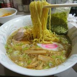 東京ラーメン650円＋春巻&俺様豆腐