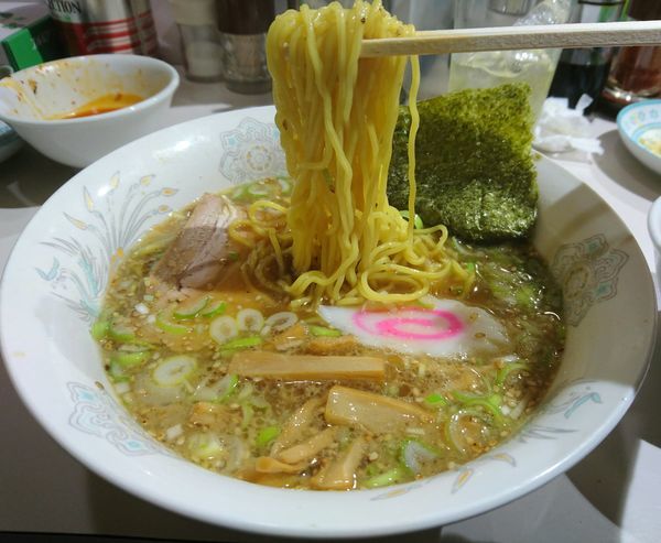 「東京ラーメン650円＋春巻&俺様豆腐」@ラーメン太郎の写真