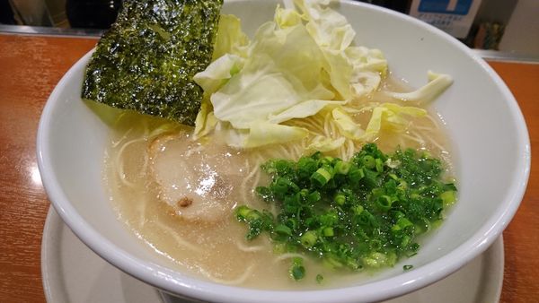 「らーめん、高菜のせ替え玉」@ぶたの旨味らーめん とんくるの写真