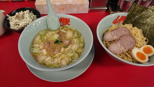 「醤油つけ麺」@ラーメン山岡家 水戸城南店の写真