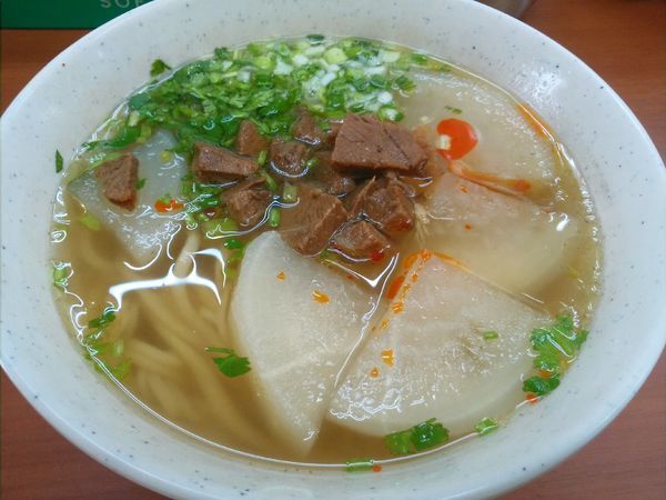 「蘭州牛肉麺 大盛り無料 二細丸麺」@蘭州料理 ザムザムの泉の写真