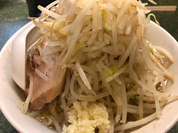 「小ラーメン＋ヤサイ＋ニンニク」@ラーメン二郎 新宿小滝橋通り店の写真