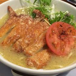 鶏白湯スープの鶏パーコー麺