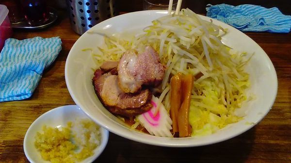 「まぜそば中盛760円野菜増」@ラーメン 大高山の写真