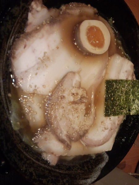 「漁師屋ラーメン 840円＋チャーシュー 200円」@漁師屋らーめん 新開地店の写真