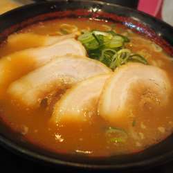 醤油チャーシュー麺