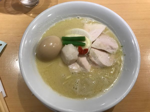 「鶏白湯+チャーシュー+味玉」@銀座 篝 銀座エチカ店の写真