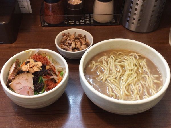 「らーめん・カラベジ＋ほぐしチャーシュー」@麺処 一笑の写真