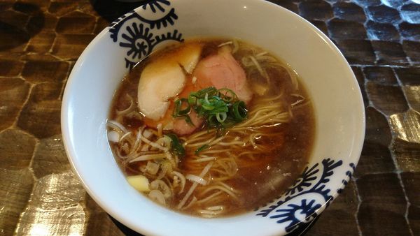 「醤油そば　750円」@特級鶏蕎麦 龍介の写真
