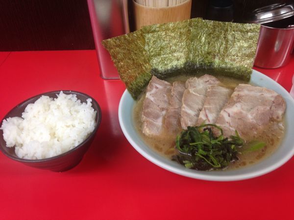「チャーシュー麺と半ライス」@横浜家系ラーメン 心家の写真