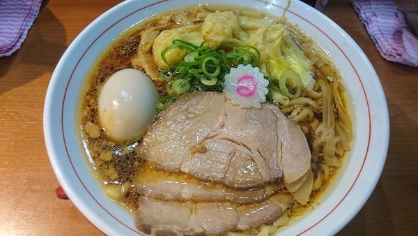 「特中華そば 大盛無料」@横浜中華そば 維新商店の写真