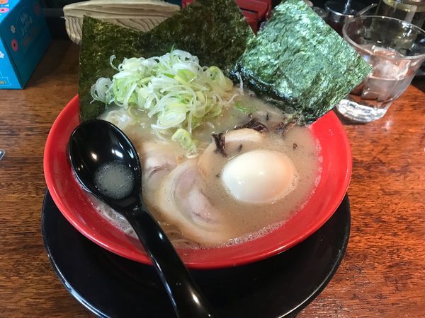 「全部のせラーメン 950円」@辻商店の写真