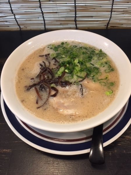 「博多ラーメン 650円 +黒替玉150円」@博多ラーメン ごたるの写真