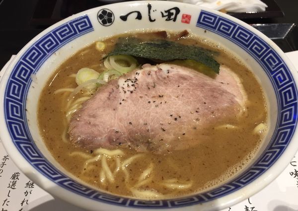 「濃厚らーめん」@つじ田 ららぽーとEXPOCITY店の写真