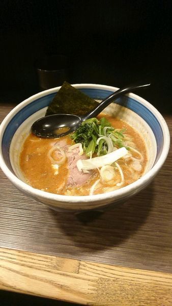 「赤 味玉」@戯拉戯拉の写真