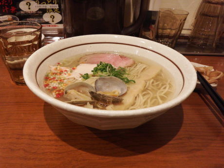 「帆立と浅蜊のリッチ塩そば」@麺 絆水産の写真