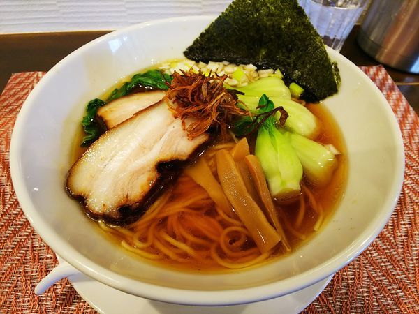 「丸鶏スープ醤油麺」@麺屋 奥右衛門の写真
