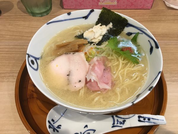 「鯛白湯らーめん塩味」@麺や 空月の写真
