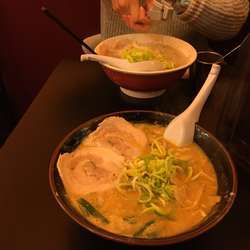 しょうゆラーメン＋みそラーメン＋餃子 脂ふつう