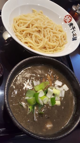 「極濃煮干し豚骨つけ麺250g」@極煮干し本舗 蘇我店の写真