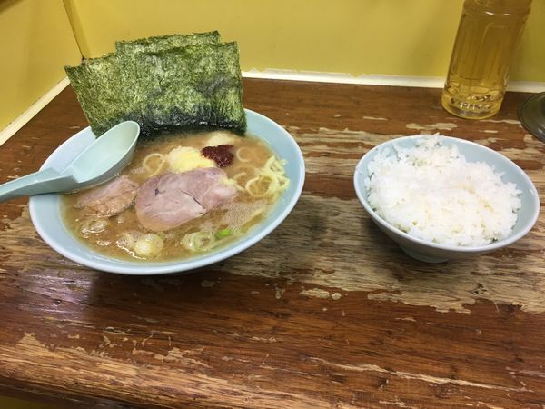 「ラーメン小ライス」@まこと家の写真