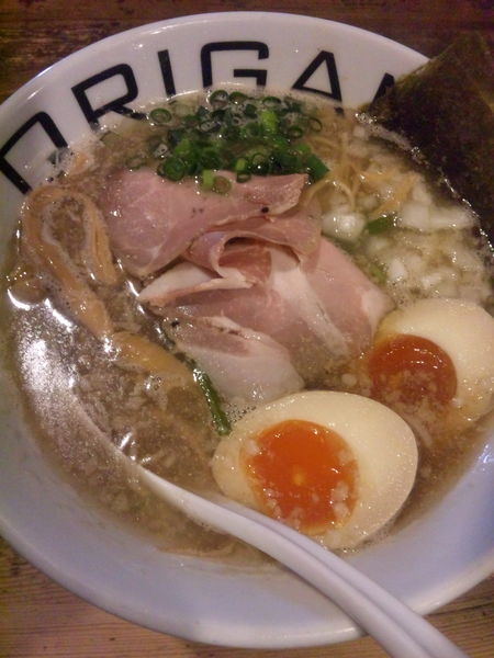 「背脂ORIGAMIらーめん中盛＋味玉750円」@麺屋 ORIGAMIの写真