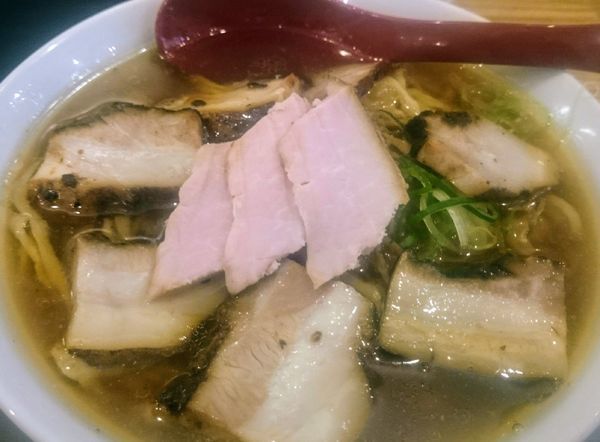 「肉そば（醬油）」@麺や 七彩 八丁堀店の写真