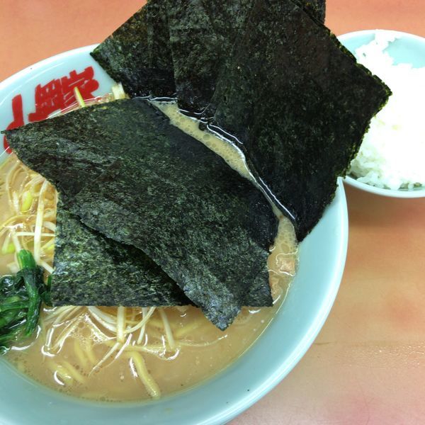 「醤油ネギラーメン740円+半ライス120+クーポン海苔５枚」@ラーメン山岡家 さいたま宮前店の写真