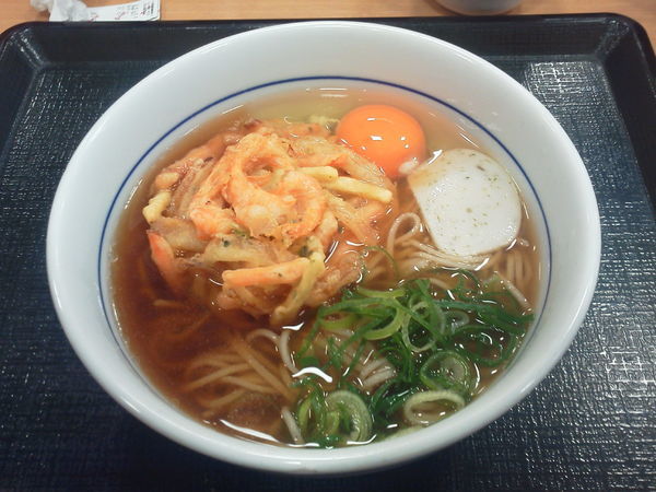 「海老かきあげそば490＋こだわり卵70＝560円」@なか卯 所沢東町店の写真