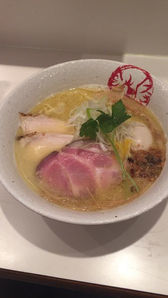 「鶏塩そば 味玉」@鶏そば朱雀の写真