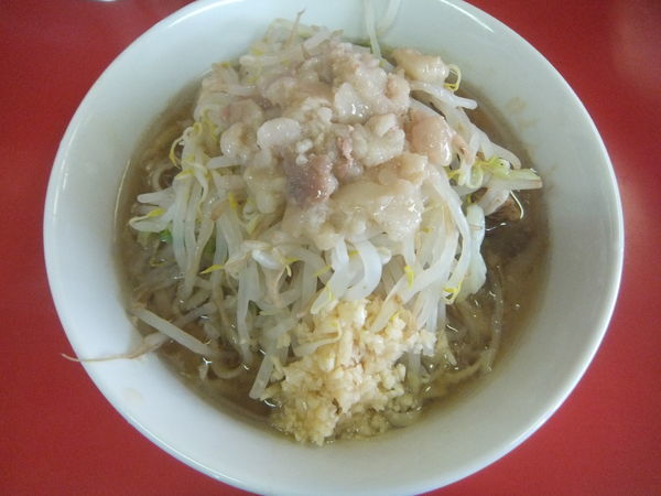 「小ラーメン(麺少な目250g)700円ニンニクアブラ」@ラーメン二郎 茨城守谷店の写真