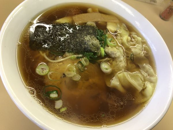 「醤油ワンタンメン　白メンマ」@支那そば 心麺の写真