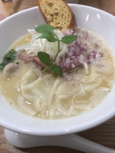 「鶏ワンタンそば」@アメノオトの写真