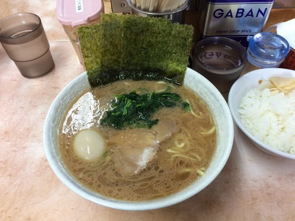 「ラーメン並（味玉）ライス」@川崎家の写真